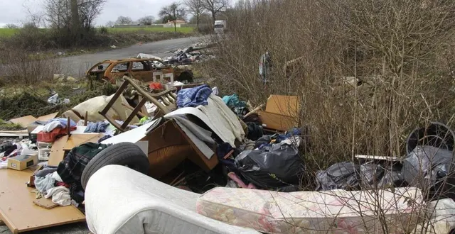 photo  le fléau des décharges sauvages, ici en vendée.  &copy;  ouest-france 