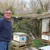 photo christian allaert est apiculteur à exmes (commune de gouffern-en-auge) depuis cinquante ans.