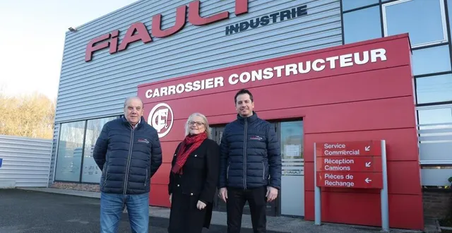 photo  patrick et martine fiault, directeurs généraux de la société fiault, avec leur fils charles, président, devant le siège social à mayenne.  &copy;  ouest-france 