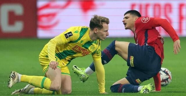 photo  sorti dès le début du match de ligue 1 contre nantes (1-1) samedi, le jeune attaquant de lille matias fernandez-pardo « souffre d’une rupture ligamentaire de la cheville gauche »  ©  photo : françois lo presti / afp 