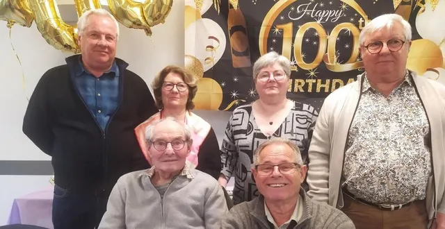 photo  gabriel fillon, entouré de ses cinq enfants.  &copy;  co 