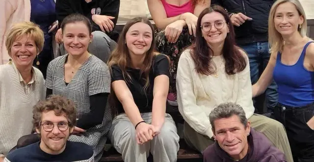 photo  le groupe de chanteuses et chanteurs répète l’essentiel, leur spectacle 2025.  &copy;  espayrance 