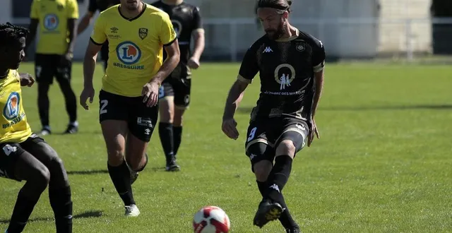 photo  attaquant de pointe du pays néo-créchois fc, renaud babin a fait trembler les filets à quatre reprises en dix journées de départemental 1 cette saison.  &copy;  co - benoit felace 