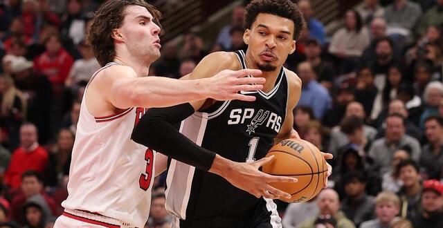 photo  malgré sa bonne forme, la star française victor wembanyama n’a pas pu éviter la défaite gâchée des spurs de san antonio face au chicago bulls (114-110) dans la nuit de lundi à mardi 7 janvier en nba.  ©  photo : michael reaves / afp 