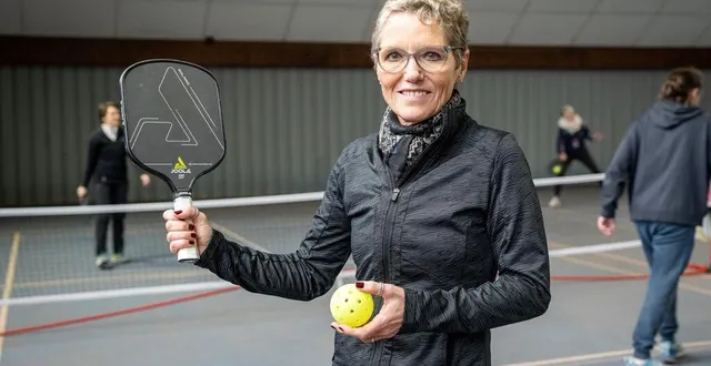 photo  à 60 ans, sylvie beaufort revient de trois années aux états-unis et s’implique pour développer le pickleball en sarthe.  &copy;  le maine libre - xavier sarrat 