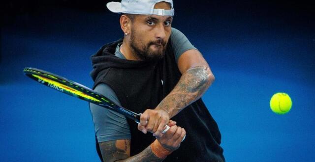 photo  l’australien nick kyrgios participe à une séance d’entraînement avant le tournoi de tennis international de brisbane, le 28 décembre 2024.  ©  photo : patrick hamilton / afp 