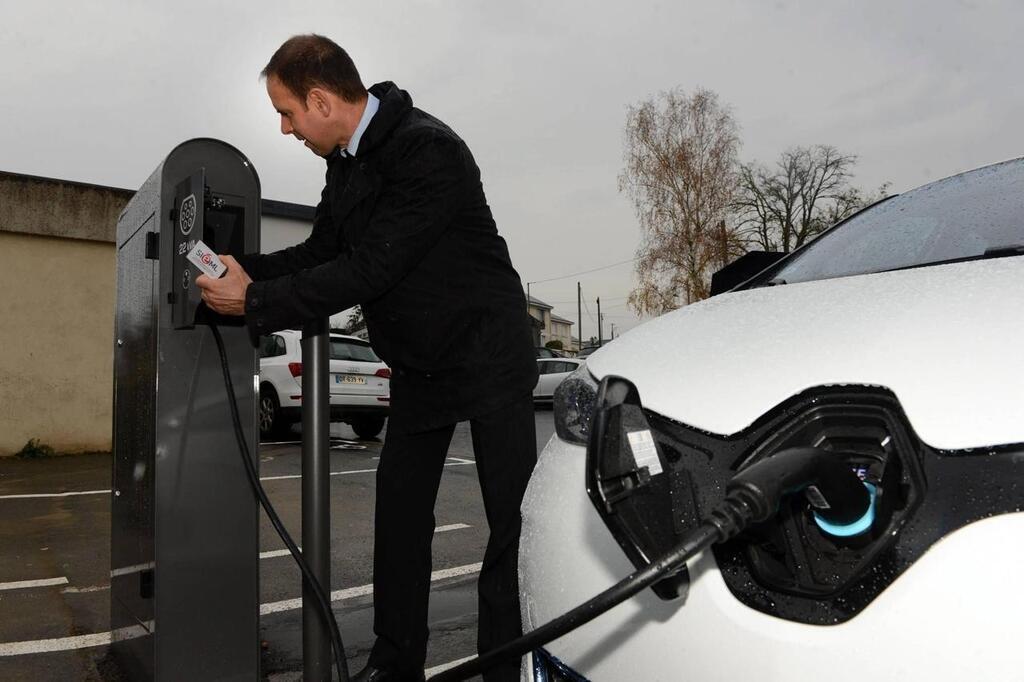 Quatre bornes de recharge électrique vont être installées dans cette ...