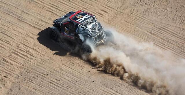 photo  henk lategan conserve la première place au classement général après la troisième épreuve du dakar 2025.  ©  photo : florent gooden / dppi via afp 