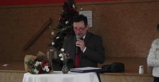 photo  ces vœux avaient aussi un air de soutien, après les menaces de mort dont fut victime sylvain poirrier, en février 2024.  &copy;  ouest-france 