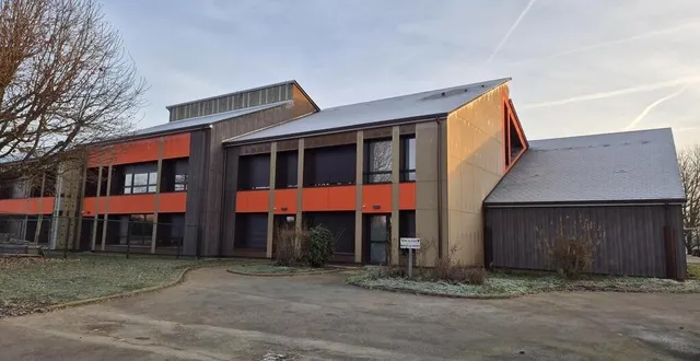 photo  l’école maurice-genevoix, de sargé-lès-le mans (sarthe), a été rénovée et dispose de nouvelles couleurs.  &copy;  ouest-france 