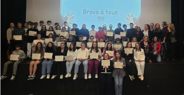 photo  les élèves ont reçu leurs diplômes respectifs.  &copy;  le maine libre 