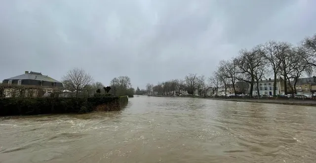 photo  mercredi 8 janvier en milieu d’après-midi, le loir avait atteint la cote de 1,08 mètre à la flèche et continuait de monter lentement.  &copy;  le maine libre 