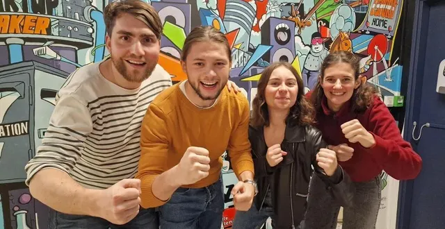 photo  de gauche à droite : maxime leray, directeur des opérations de weforge ; kylian rouvrais et clémence bressin, cofondateurs d’icare club, et marie fourmy, office manager de weforge.  &copy;  weforge 