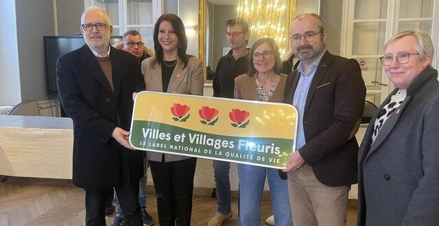 La ville de Falaise obtient une troisième fleur au label Villes et ...