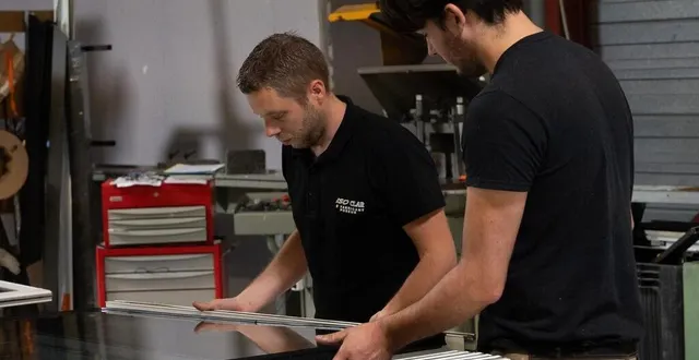 photo  la fabrication en atelier est au cœur de l’entreprise.  &copy;  pep’s studio 