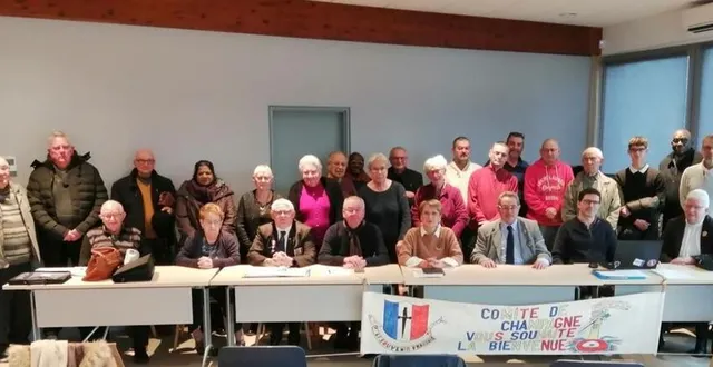 photo  le souvenir français assure le devoir de mémoire à champagné.   &copy;  le maine libre 