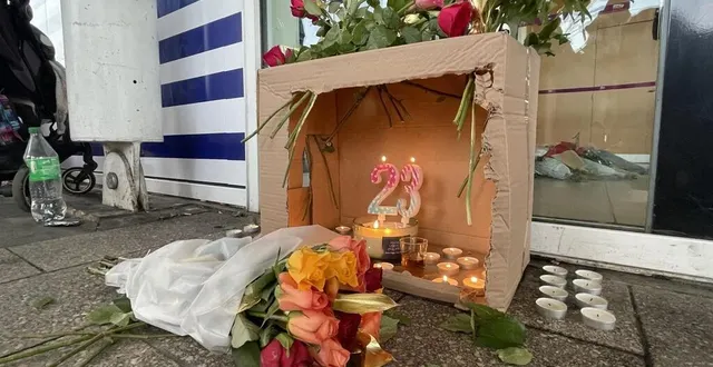 photo  les proches de la victime ont déposé des fleurs et des bougies pour lui rendre hommage.  &copy;  ouest-france 