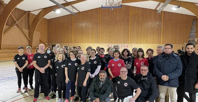 photo  près de soixante femmes sont licenciées au club de self-défense féminin de saint-georges-des-groseillers, dans l’orne.  &copy;  ouest-france 