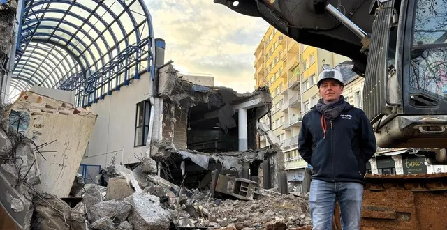 photo  jérôme launay gère l’entreprise chargée de la démolition des halles en centre-ville du mans.  &copy;  ouest-france 