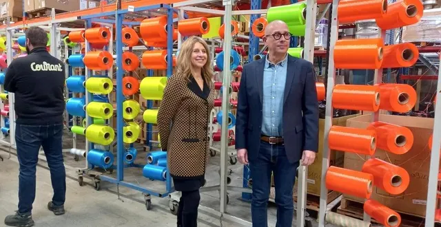 photo  nicolas courant, ici avec véronique maillet, vice-présidente d’angers loire métropole en charge du tourisme, participe pour la première fois à made in angers. il dévoilera comment l’entreprise familiale de corderie, fondée en 1825 et l’une des seules subsistant en france, a su évoluer pour se maintenir et se développer à l’international.  &copy;  ouest-france 