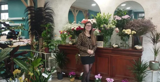 photo  chloé genin dans sa boutique de fleurs.  &copy;  ouest-france 