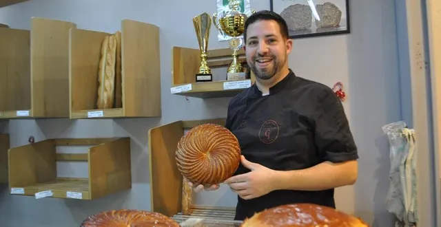 photo  à solesmes, la galette aux amandes de guillaume gaugain termine 2e des pays de la loire, après la couronne régionale en 2022 et des prix départementaux depuis.  &copy;  archives le maine libre 