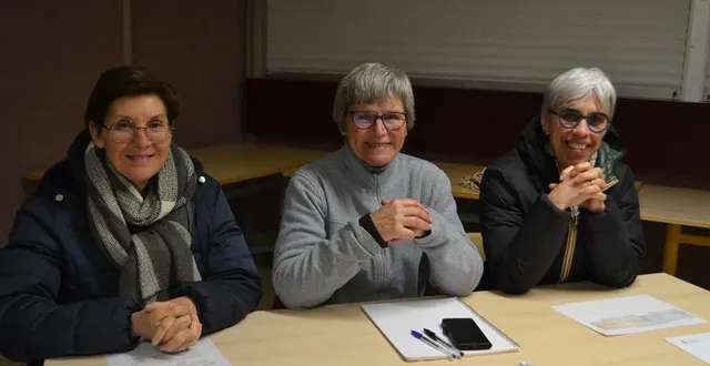 photo  nathalie marchesseau, trésorière, marie-laure niel, présidente et mélanie benoist, secrétaire.  &copy;  le maine libre 