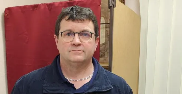 photo  hier, lors du premier tour des élections municipales partielles, sébastien hébert a été élu au conseil municipal.  &copy;  ouest-france 