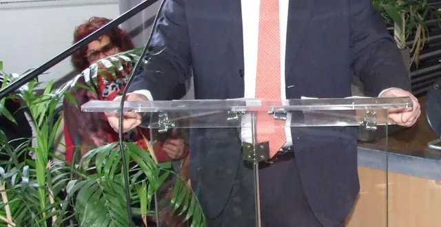 photo  le maire, arnaud de calonne, lors de ses vœux.  &copy;  ouest-france 