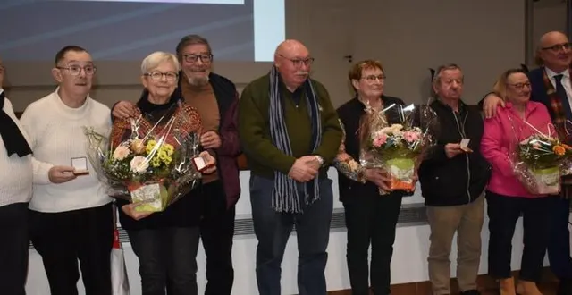 photo  engagés depuis de longues années au service des habitants, ils sont mis à l’honneur lors de la cérémonie des vœux.  &copy;  ml 