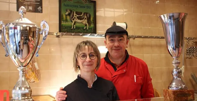 photo  un signe qui ne trompe pas, murielle et eric moussu comptent parmi leur clientèle des enfants de clients qui sont eux-mêmes devenus des clients.  &copy;  ouest-france 