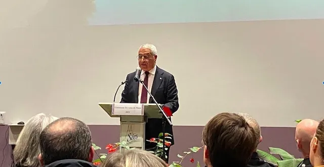 photo  mostefa maachi lors de la cérémonie des vœux.  &copy;  ouest-france 