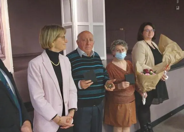 photo maurice et liliane dislys et aude blin, récompensés par le comité des fêtes.  ©  ouest-france