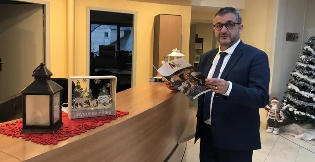 photo  mazé-milon, le 8 janvier. le maire christophe pot fait le point sur les chantiers et réalisations qui marqueront 2025 dans la commune.  &copy;  co – christophe ricci 