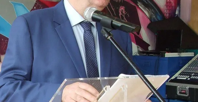 photo  avec conviction, michel froger, maire, a expliqué les raisons de son choix.  &copy;  ouest-france 