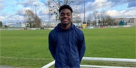 photo  eugène belle wangue est stagiaire à l’entente de l’aune pour une année.  &copy;  le maine libre 