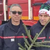 photo le samedi 11 janvier 2025, les pompiers volontaires d’auvers-le-hamon, près de sablé, ont broyé des sapins de noël pour se faire connaître.