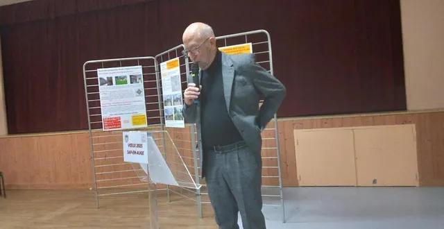 photo  le maire, gérard rosé, a annoncé une année 2025 avec des budgets contraints.  &copy;  ouest-france 