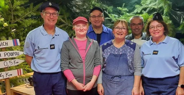photo  la troupe des anciens élèves de la poulinière lors de la générale.  &copy;  ouest-france 