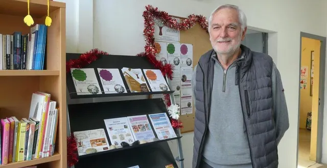 photo  patrick galpin tient sa permanence belmontaise dans les locaux du centre social georges-rouault.  &copy;  le maine libre 