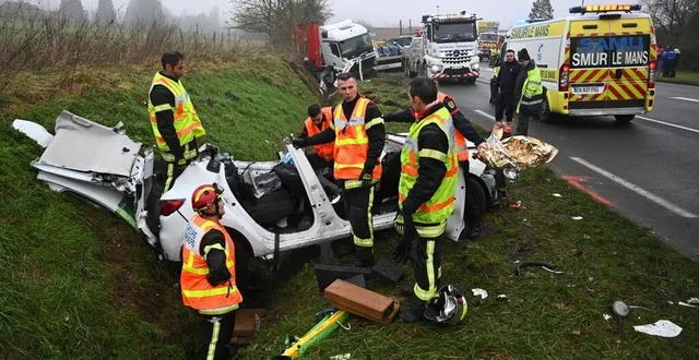 photo  un accident impliquant un camion et une voiture est survenu à bonnétable, ce mercredi 15 janvier.  &copy;  photo le maine libre - denis lambert 