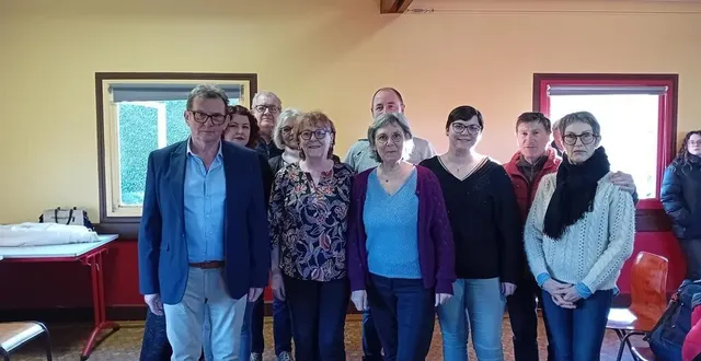 photo  sylvie gaillard, maire, et les élus pour la cérémonie des vœux 2025 à la population.   &copy;  ouest-france 