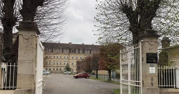 photo  l’ensemble scolaire saint-françois-de-sales organise un forum de l’orientation.  &copy;  archives ouest-france 