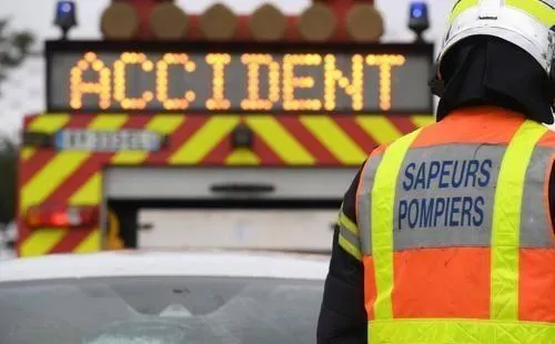 photo  la collision frontale a eu lieu à faible allure, limitant les dégâts.  &copy;  illustration co - laurent combet 