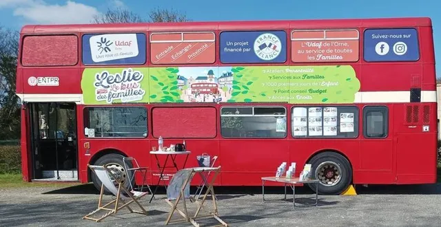 photo  le bus des familles se repère de loin  &copy;  archives ouest-france 