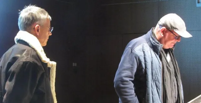 photo  daniel pasdeloup, adjoint à la voirie et espaces verts, a prononcé un discours élogieux à l’adresse de denis dorgère.  &copy;  co 