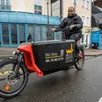 photo  wilfried bessanvi, électricien au mans, compte se déplacer à vélo pour effectuer certaines interventions. 