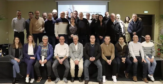 photo  33 salariés de l’entreprise ltr de spay (sarthe) se sont vus remettre une médaille lors de la cérémonie annuelle du 9 janvier 2025.  &copy;  ltr industrie 