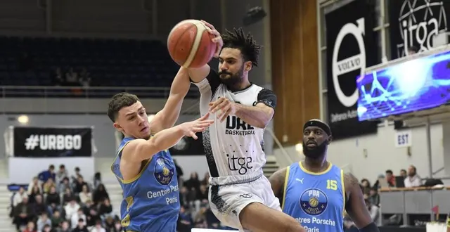 photo  paul billong, ici face à poissy.  &copy;  jocelyne régent 