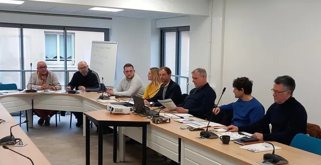 photo  elus et partenaires se sont réunis, jeudi à sées, pour lancer la nouvelle opération d’amélioration de l’habitat (opah).  &copy;  ouest-france 